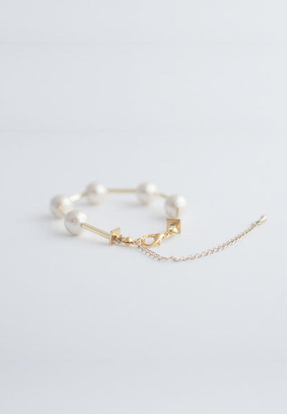 Cotton Pearls Metal Bracelet - sanwaitsai