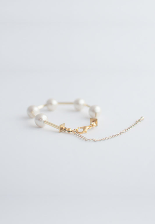 Cotton Pearls Metal Bracelet - sanwaitsai