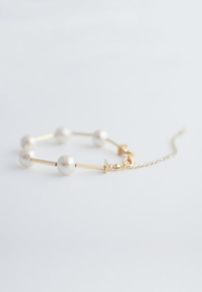Cotton Pearls Metal Bracelet - sanwaitsai