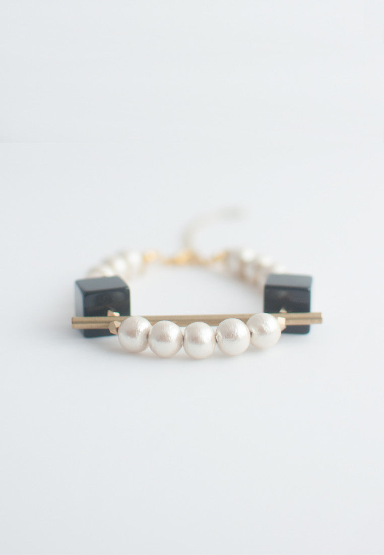 Onyx Cotton Pearl Bracelet - sanwaitsai