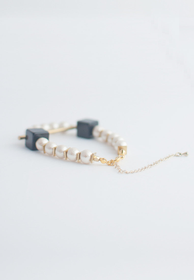 Onyx Cotton Pearl Bracelet - sanwaitsai