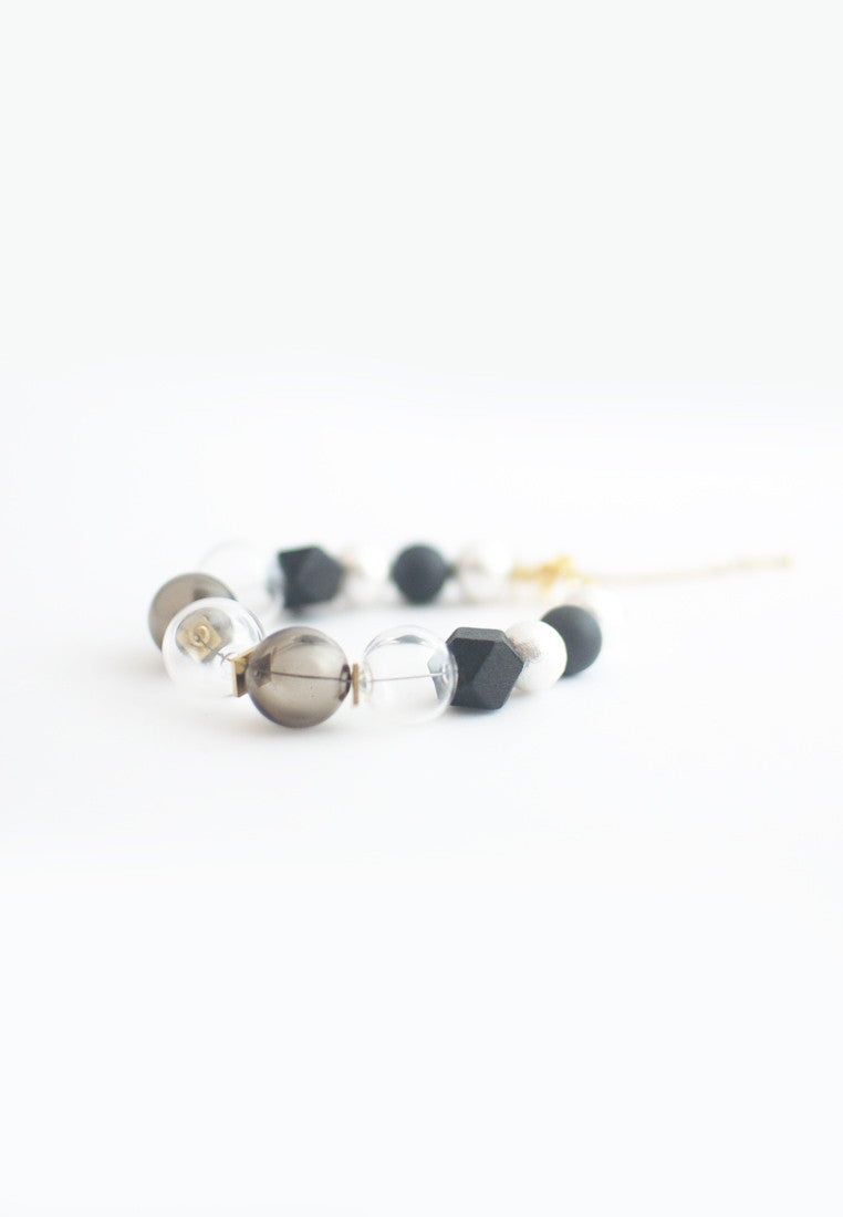 Cotton Pearl Glass Bracelet - sanwaitsai