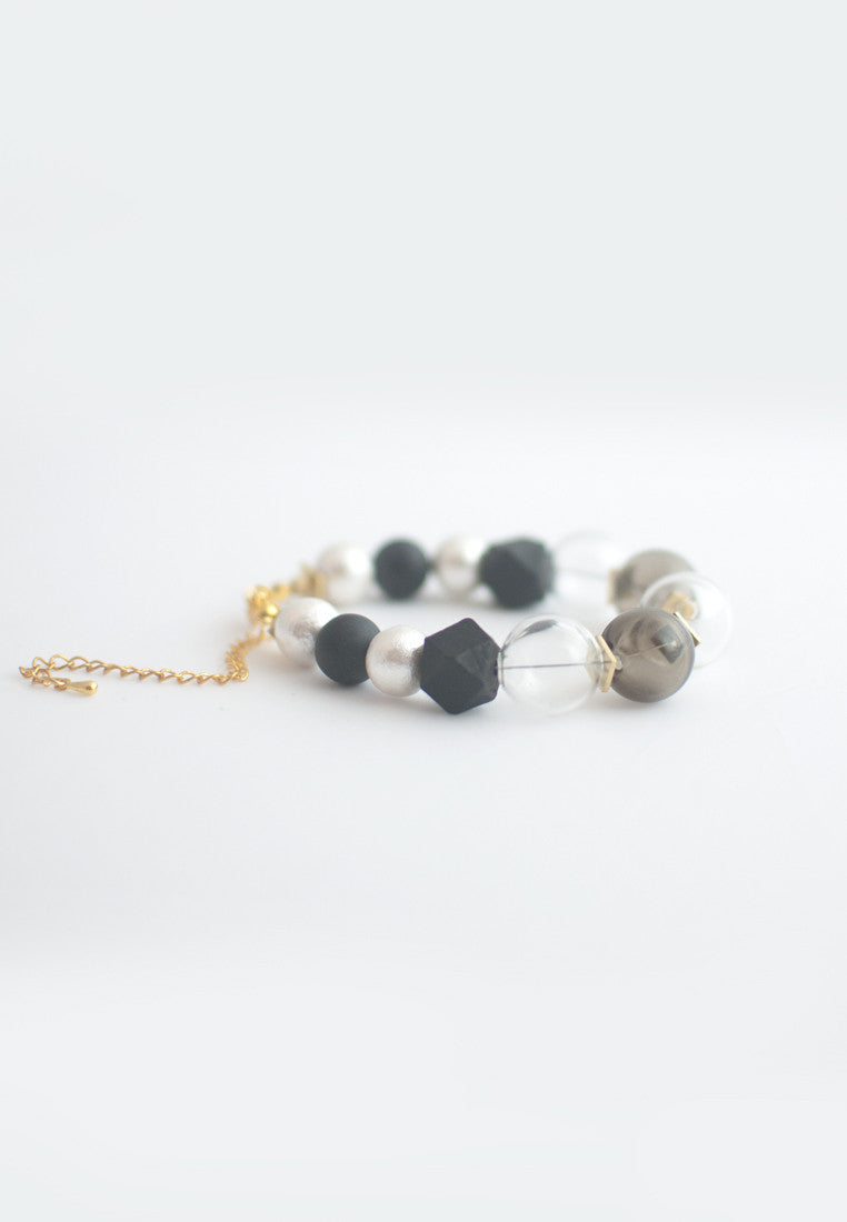 Cotton Pearl Glass Bracelet - sanwaitsai
