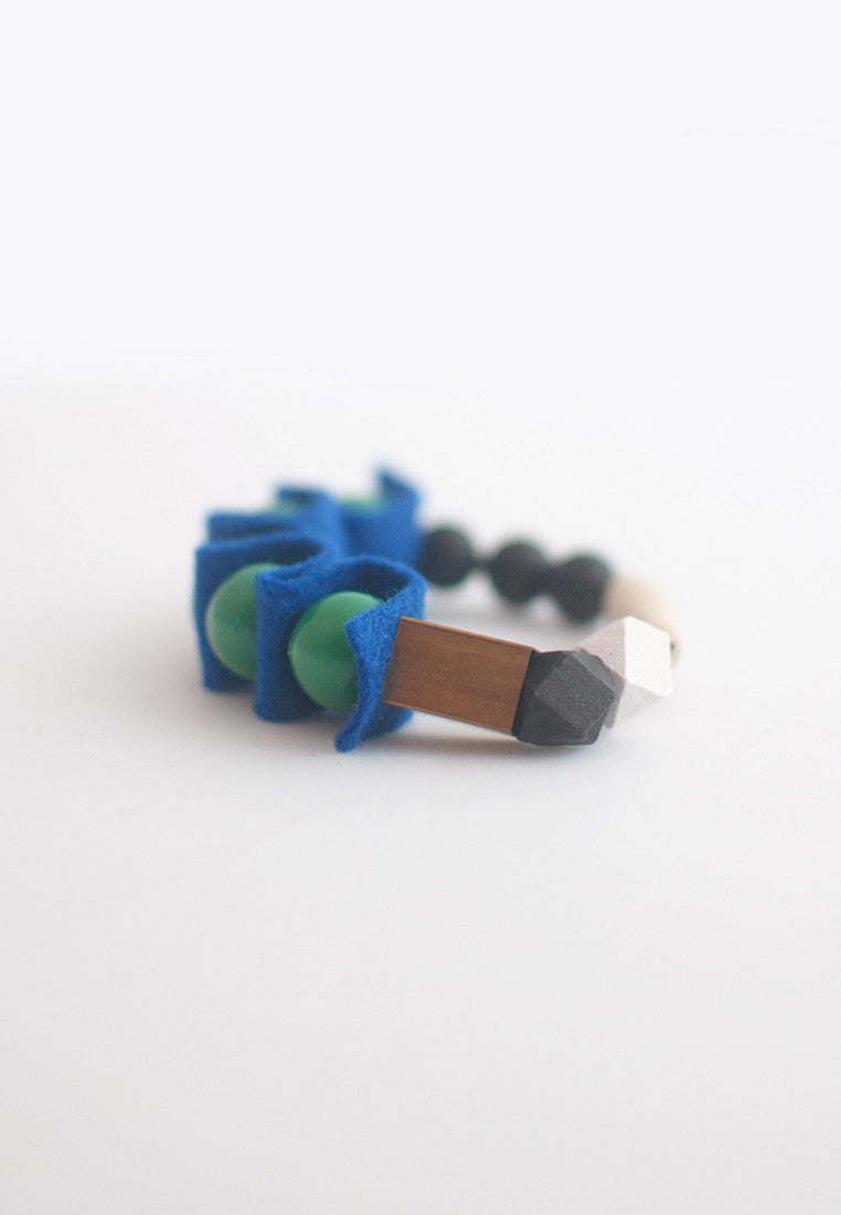 Stretchable Rubber Band Bracelet - sanwaitsai