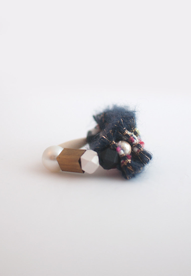 Wool Cotton Pearls Bracelet - sanwaitsai