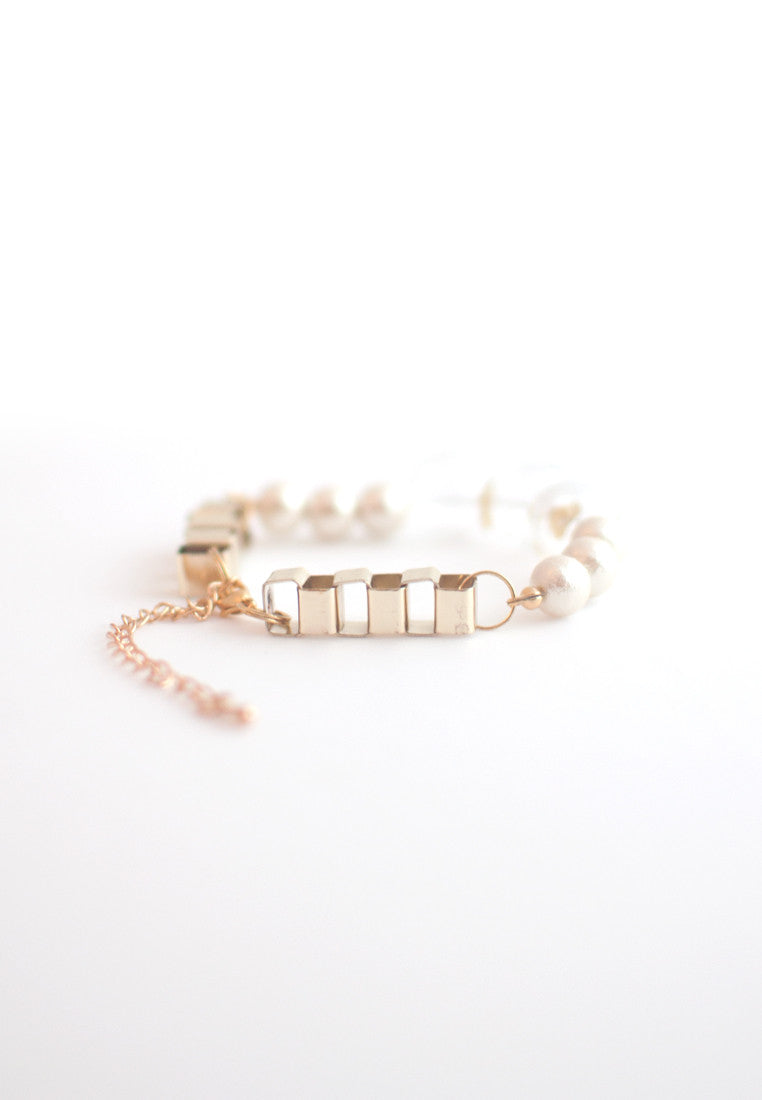 Gold Cotton Pearl Bracelet - sanwaitsai