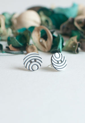 Black & White Earrings - sanwaitsai