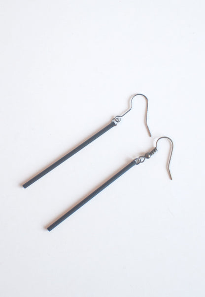 Black Metal Earrings - sanwaitsai