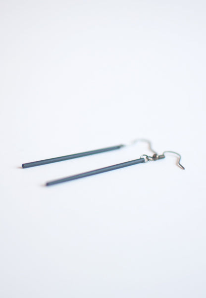 Black Metal Earrings - sanwaitsai