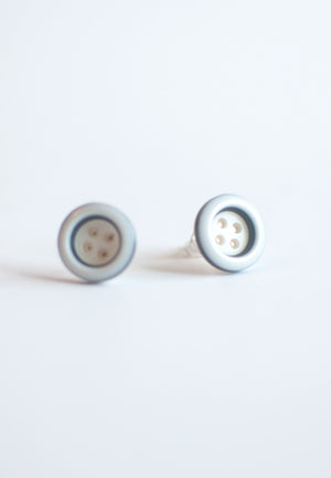 White Button Earrings - sanwaitsai