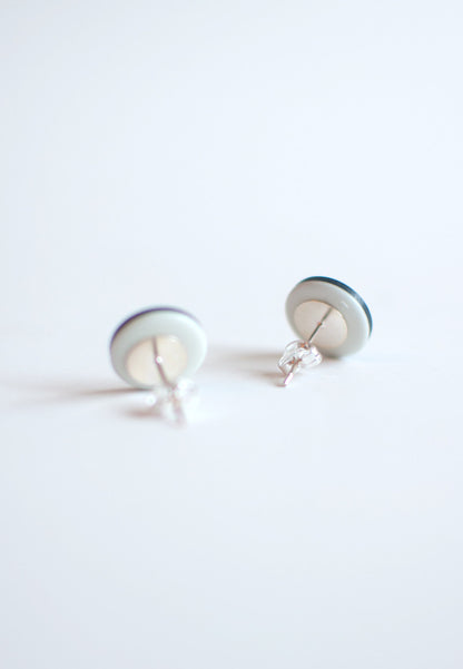 White Button Earrings - sanwaitsai