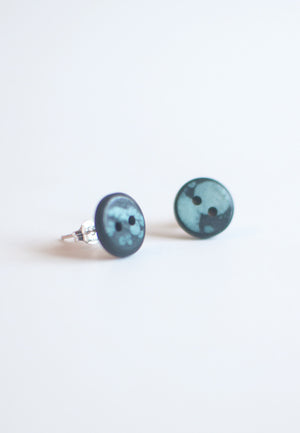 Vintage Button Earrings - sanwaitsai