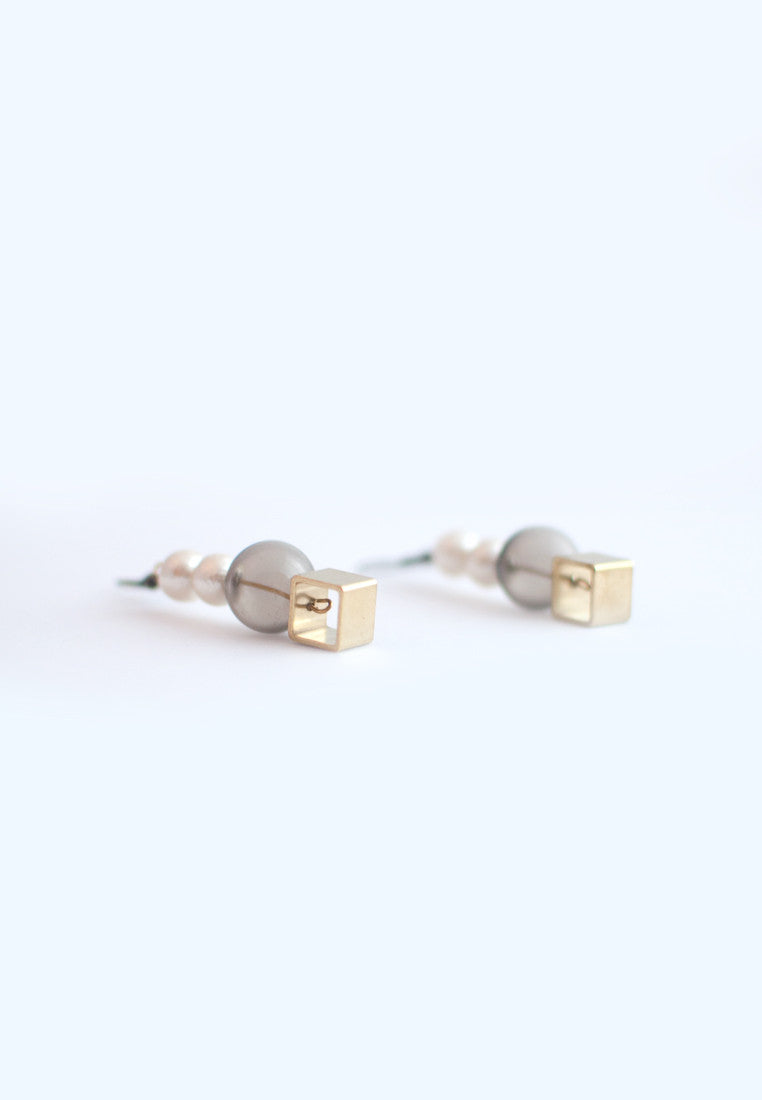 Glass Cotton Pearls Earrings - sanwaitsai