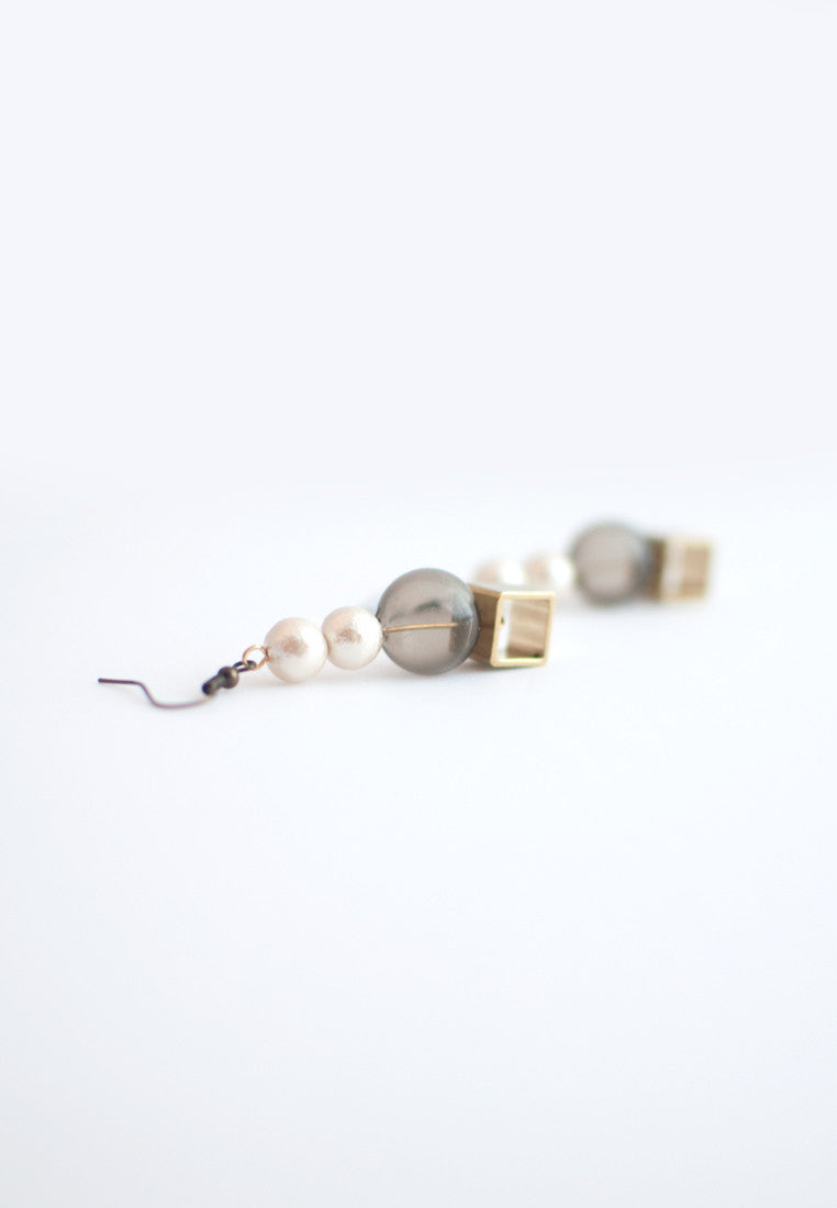 Glass Cotton Pearls Earrings - sanwaitsai