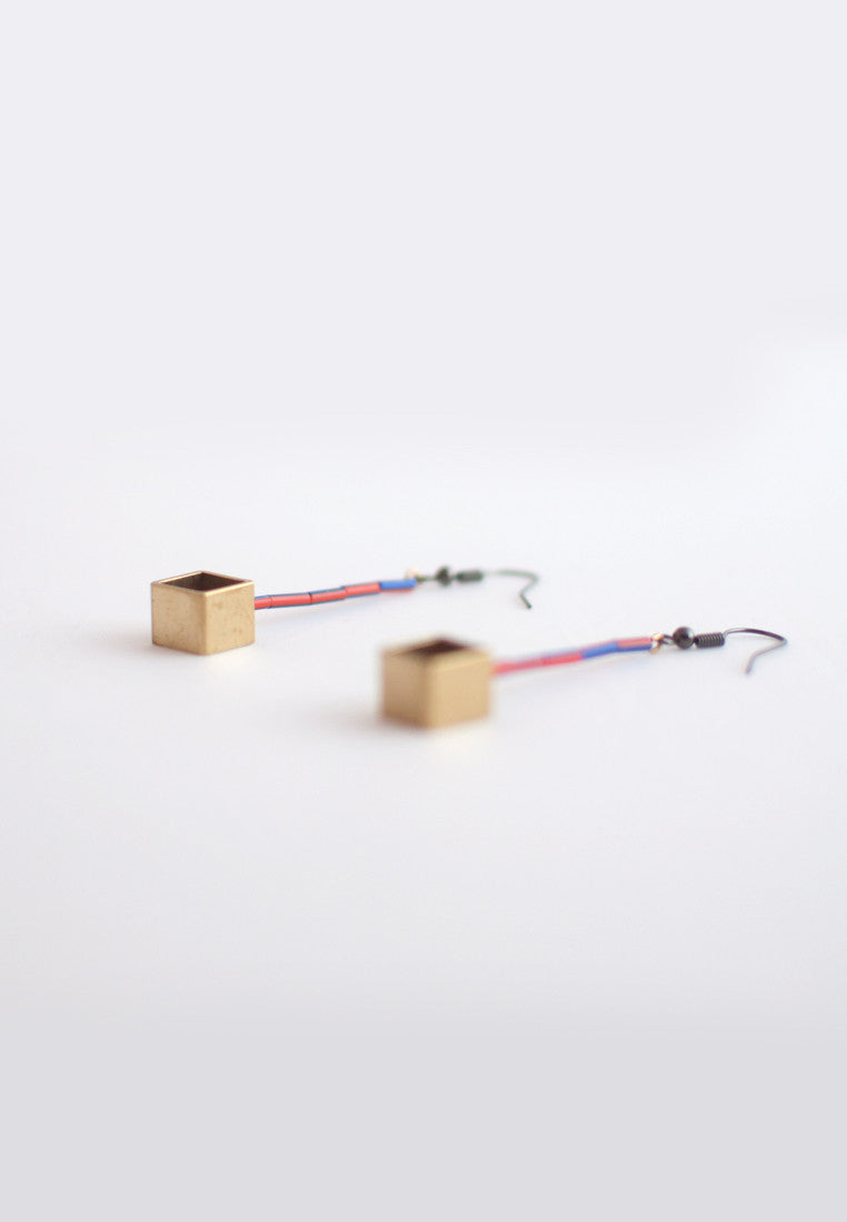 Resin Metal Earrings - sanwaitsai - 2