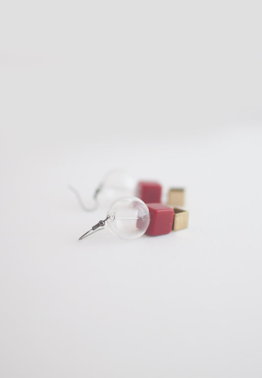 Red Square Glass Earrings - sanwaitsai