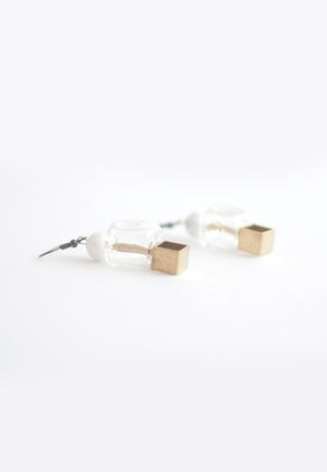 Howlite Square Glass Earrings - sanwaitsai