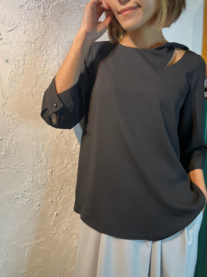 Shoulder Holes Top