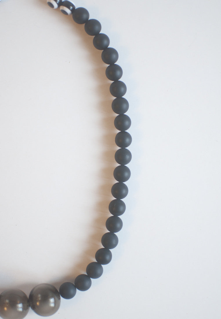 Grey Flower Glass Necklace - sanwaitsai