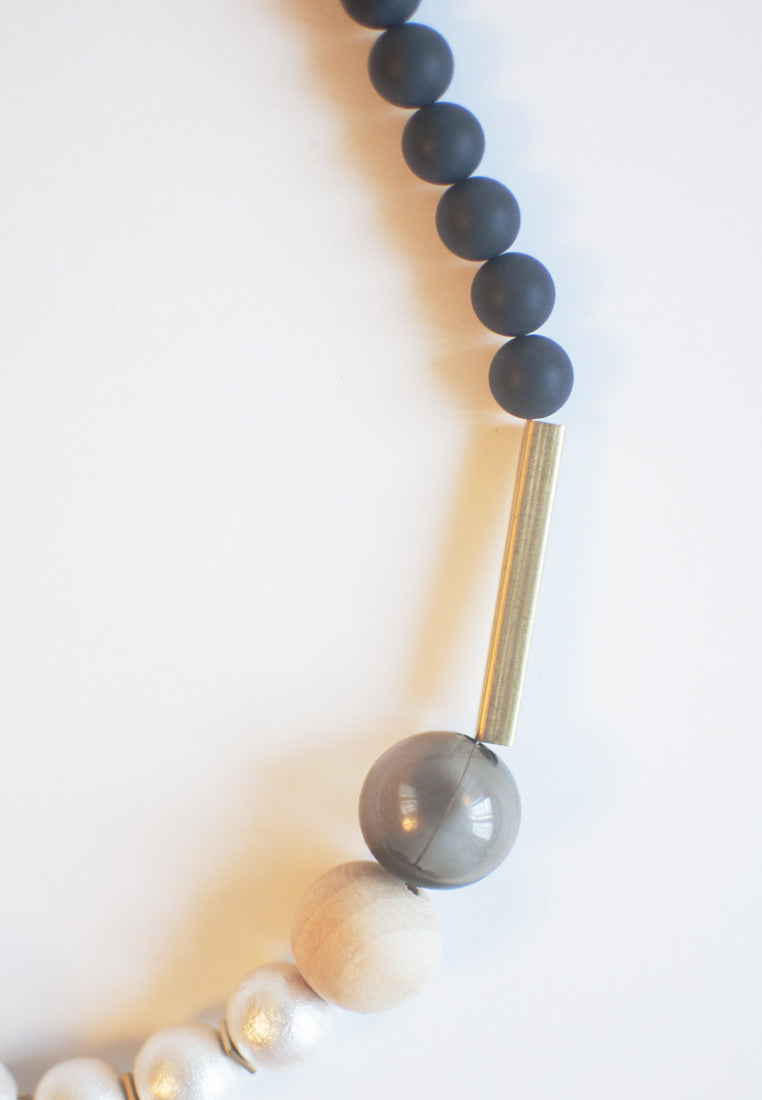 Cotton Pearls Onyx Necklace - sanwaitsai