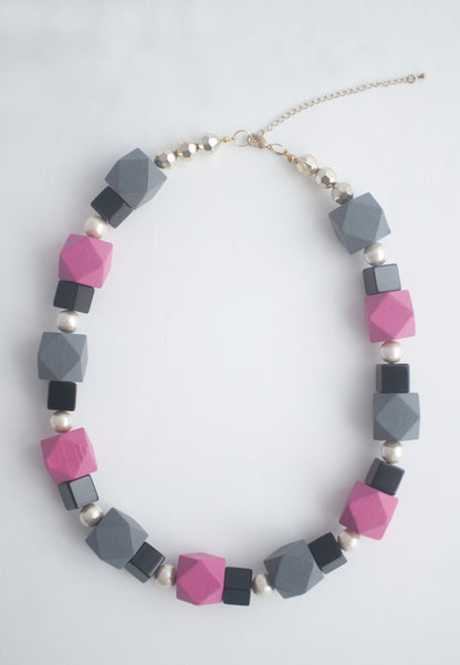 Bold Wood Necklace - sanwaitsai