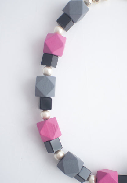 Bold Wood Necklace - sanwaitsai