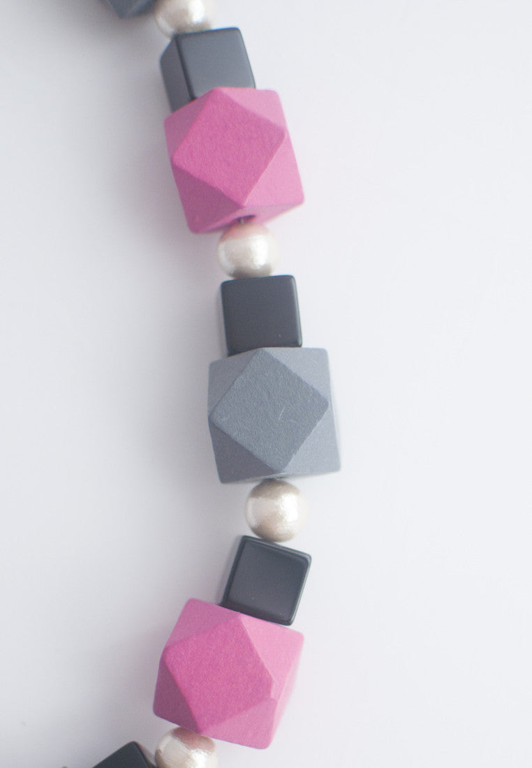 Bold Wood Necklace - sanwaitsai