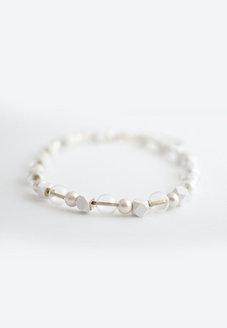 Cotton Pearls Glass Necklace - sanwaitsai