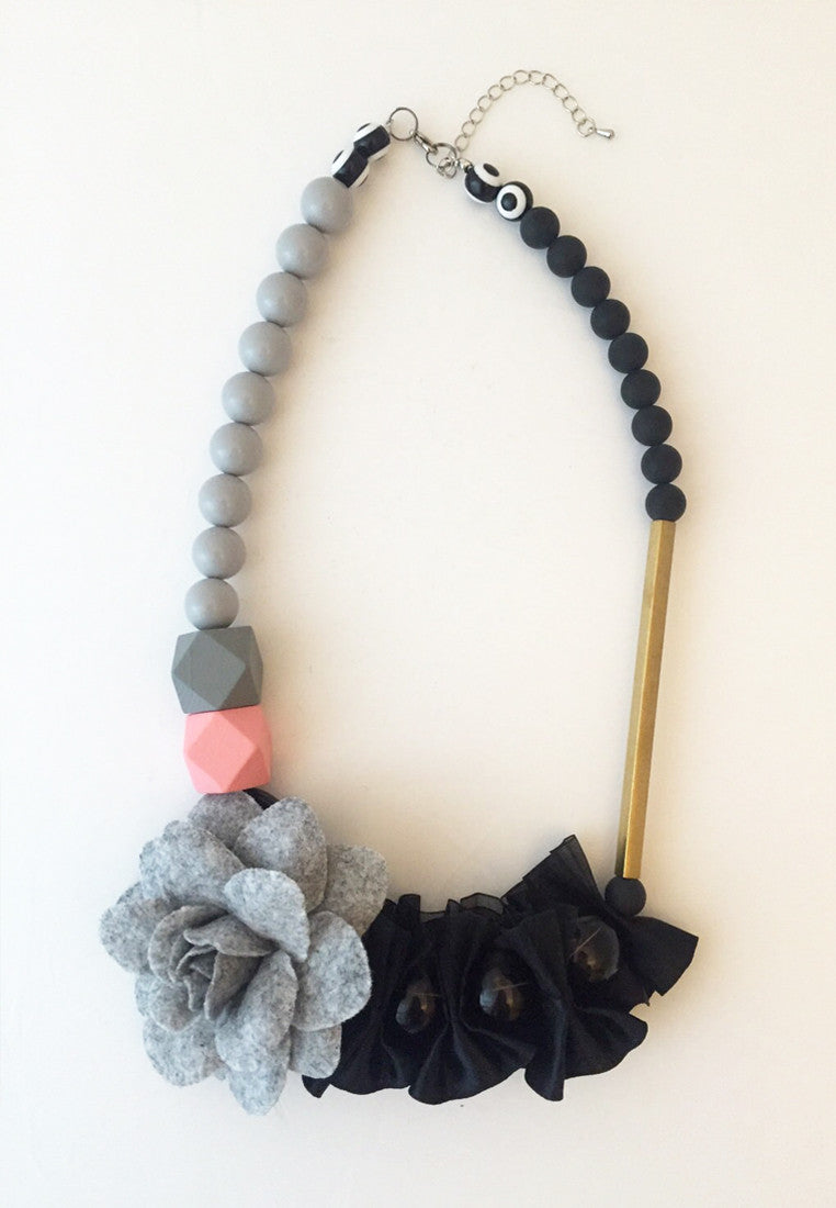 Black Lace Glass Beads Necklace - sanwaitsai